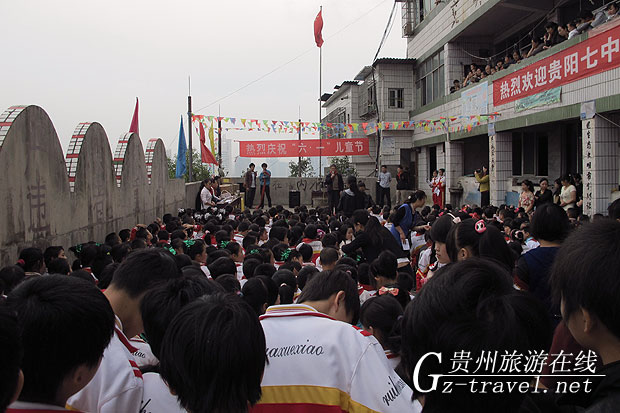 瑞华学校“庆六.一”